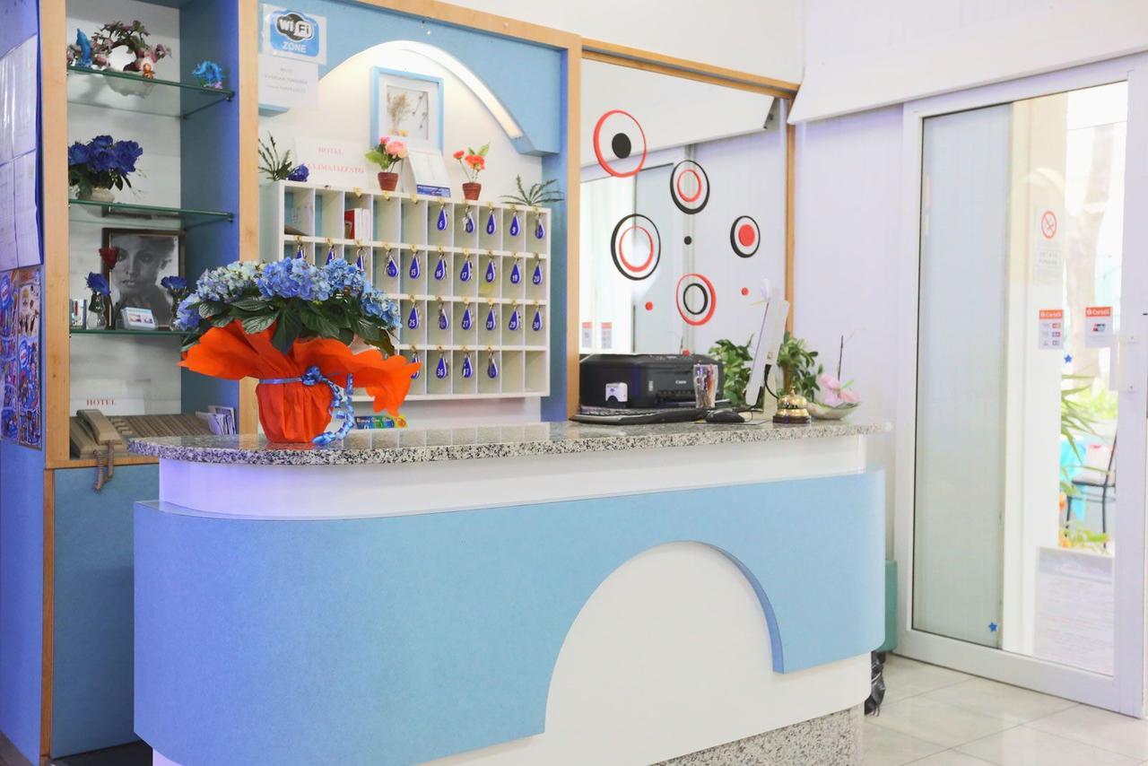 Hotel Tv Римини Екстериор снимка